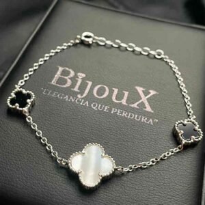 Pulsera en plata tres trébol