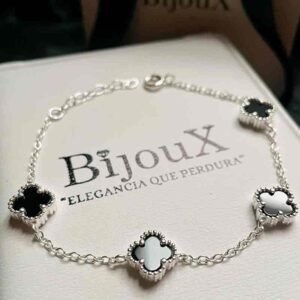 Pulsera en plata cuatro treboles