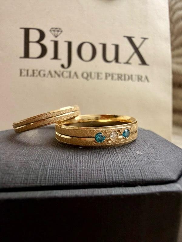 Argollas Oro 18K Diamantes Azules y Blancos - Image 2