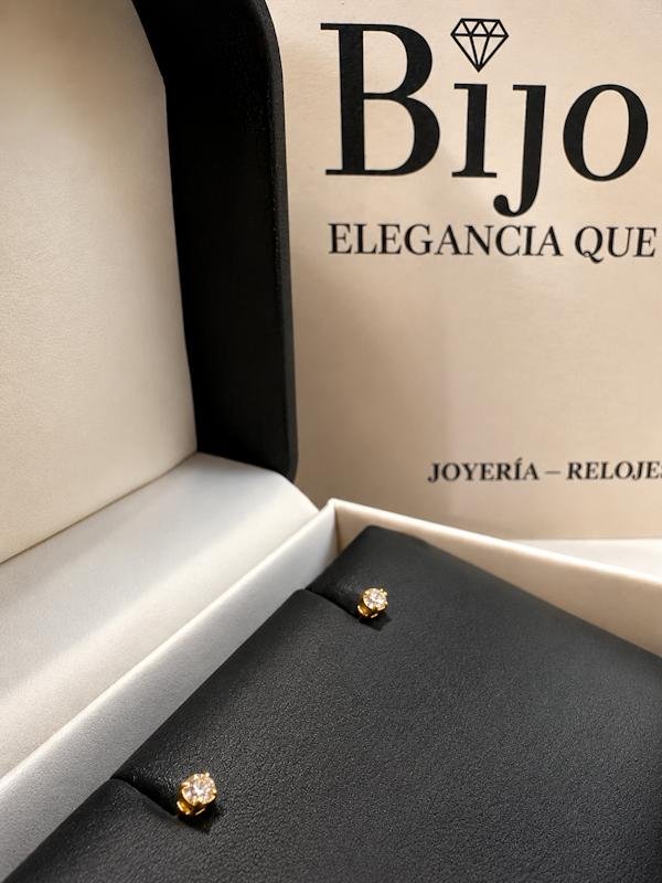 Topo oro 18K rosca diamante blanco 2mm